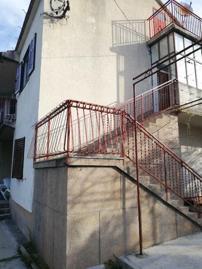 Spacious Family Apartment With Parking In The Shade And Barbecue House Šibenik Extérieur photo