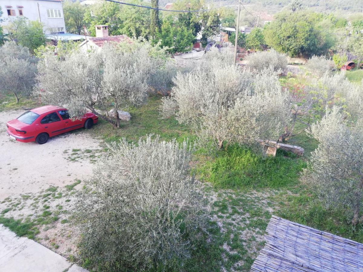 Spacious Family Apartment With Parking In The Shade And Barbecue House Šibenik Extérieur photo