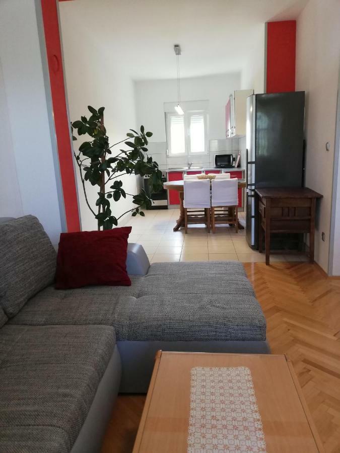 Spacious Family Apartment With Parking In The Shade And Barbecue House Šibenik Extérieur photo