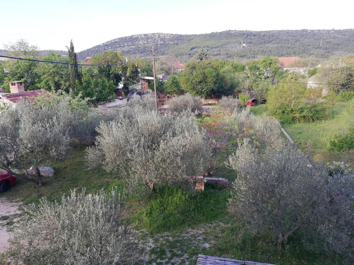 Spacious Family Apartment With Parking In The Shade And Barbecue House Šibenik Extérieur photo