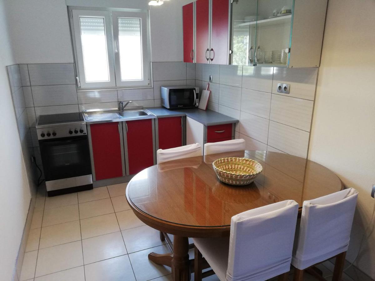 Spacious Family Apartment With Parking In The Shade And Barbecue House Šibenik Extérieur photo